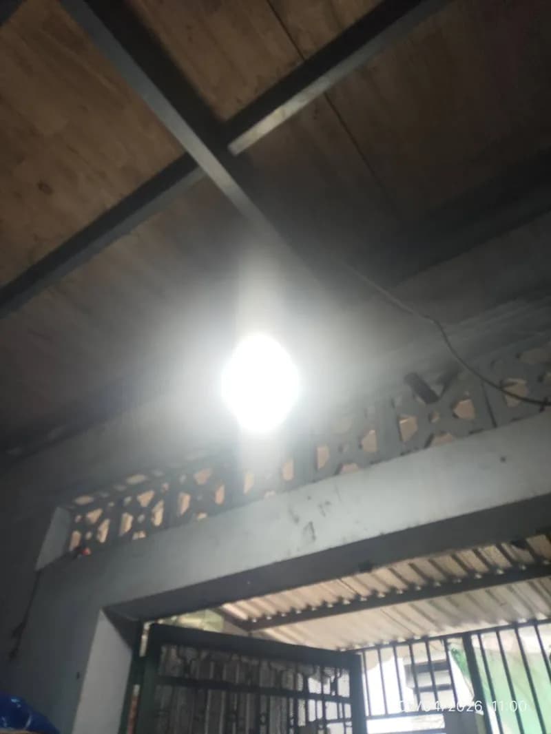Sau khi hoàn thành sửa đèn chiếu sáng tại TPHCM — thợ KHÁNH NGUYỄN