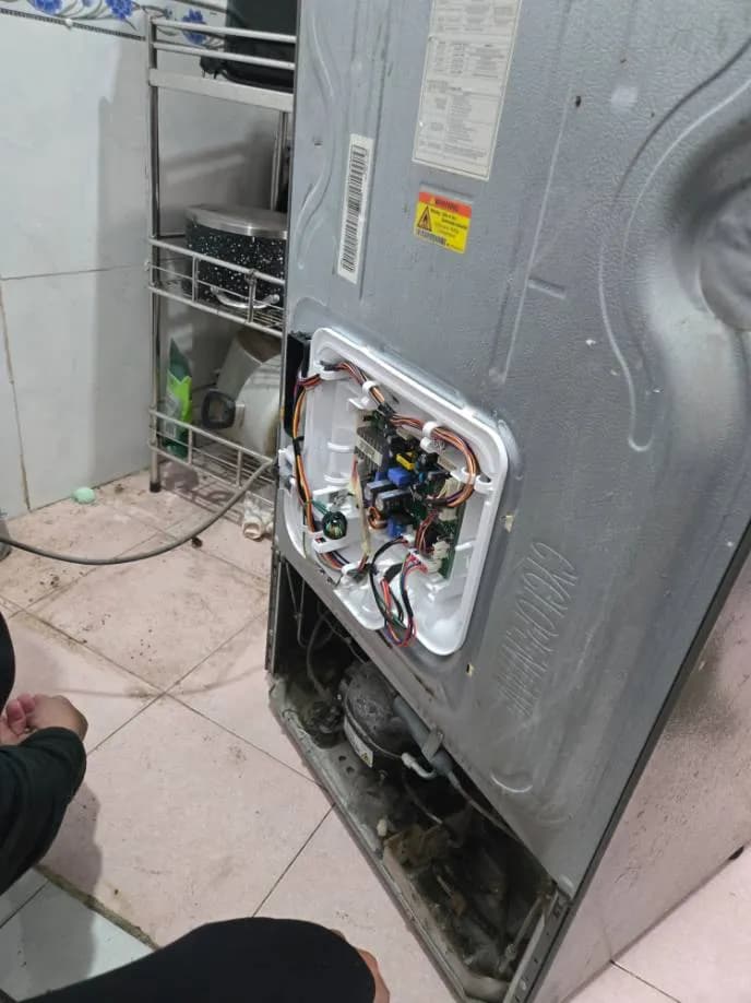 Trước khi sửa: Thay Board Mạch Tủ Lạnh LG Inverter Tại Thủ Đức TP.HCM tại P.HCM, Thủ Đức