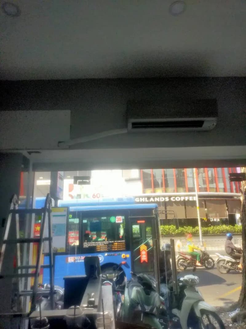 Trước khi sửa: Lắp đặt quạt hút âm trần trọn gói tại quận Gò Vấp tại Gò Vấp