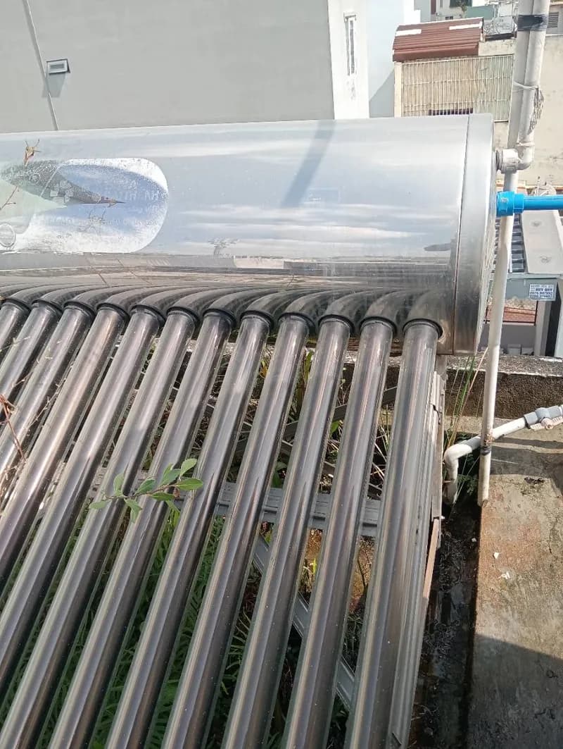 Sau khi hoàn thành sửa bình nóng lạnh năng lượng mặt trời DAEI NHI tại TPHCM — thợ HẢI VÕ
