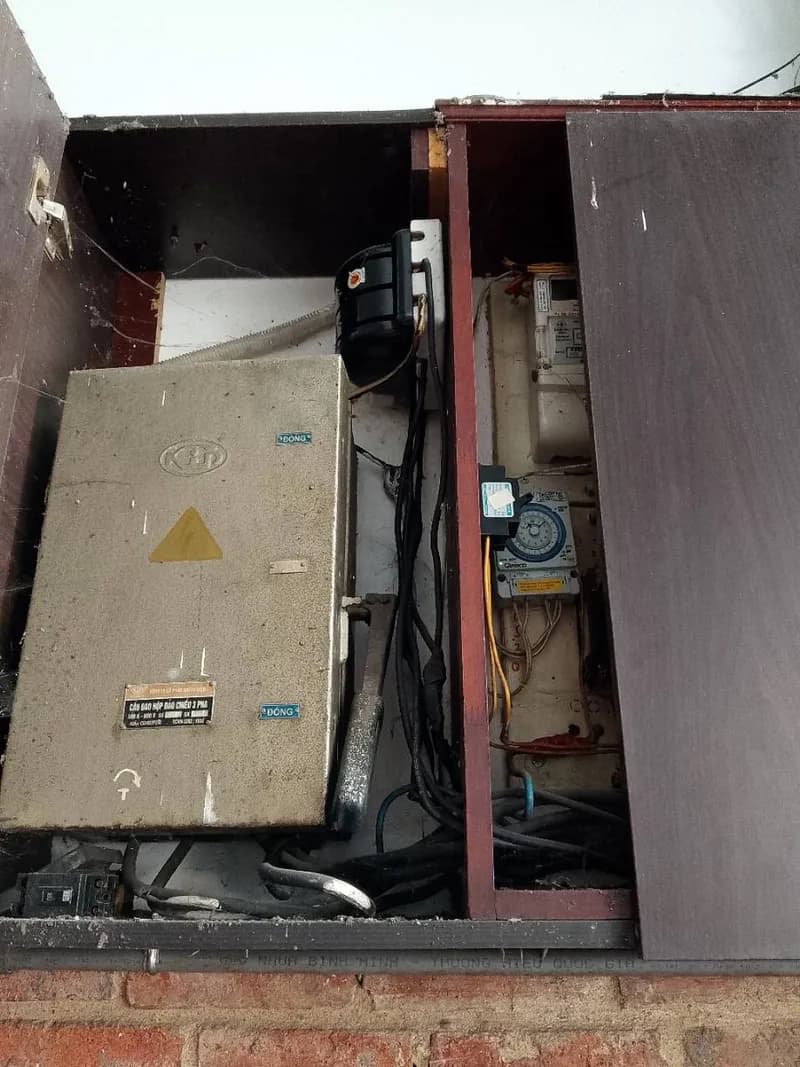 Kết quả Vệ sinh cầu dao 3 pha và siết chặt đầu nối điện TPHCM tại TPHCM — thợ Nguyễn Hoàng Khánh