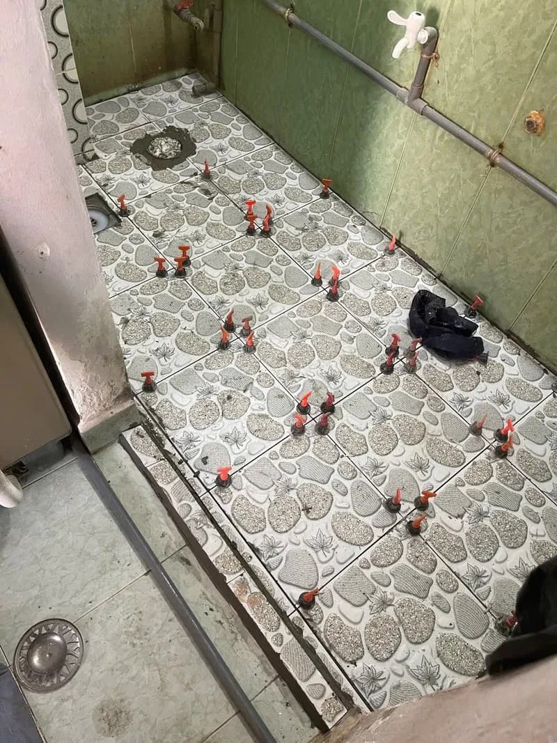 Kết quả Chống thấm và lát lại gạch sàn nhà vệ sinh tại TPHCM tại TPHCM — thợ Bùi Văn An