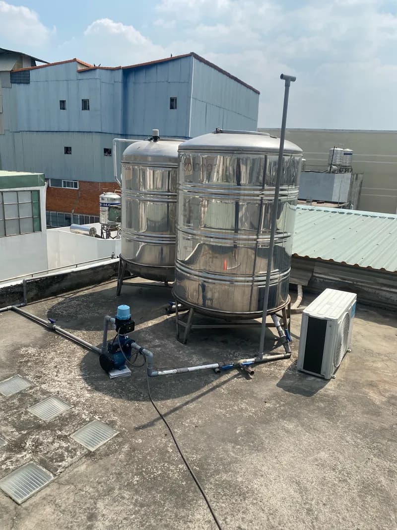Trước sửa bình nóng lạnh Tân Á Đại Thành tại Tân Bình — thợ DƯƠNG OAI