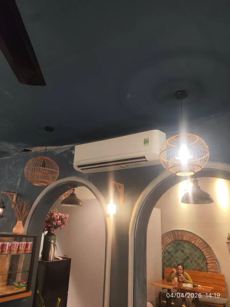 Trước sửa máy lạnh treo tường Makita tại TPHCM — thợ KHÁNH NGUYỄN