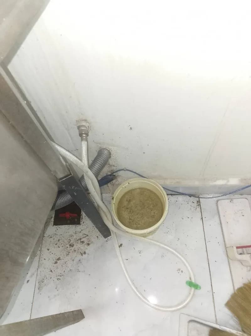 Trước khi sửa: Thay mới bộ xả bồn rửa chén bị nghẹt tại TPHCM tại TPHCM