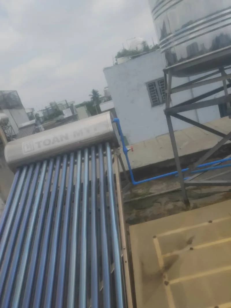 Sau khi hoàn thành sửa bình nước nóng năng lượng mặt trời TOAN MY tại TPHCM — thợ TUẤN LÊ