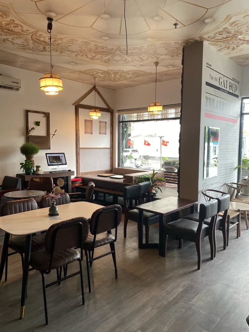 Trước khi sửa: Thay thế hệ thống điện âm tường bếp quán tại Tân Phú tại Tân Phú