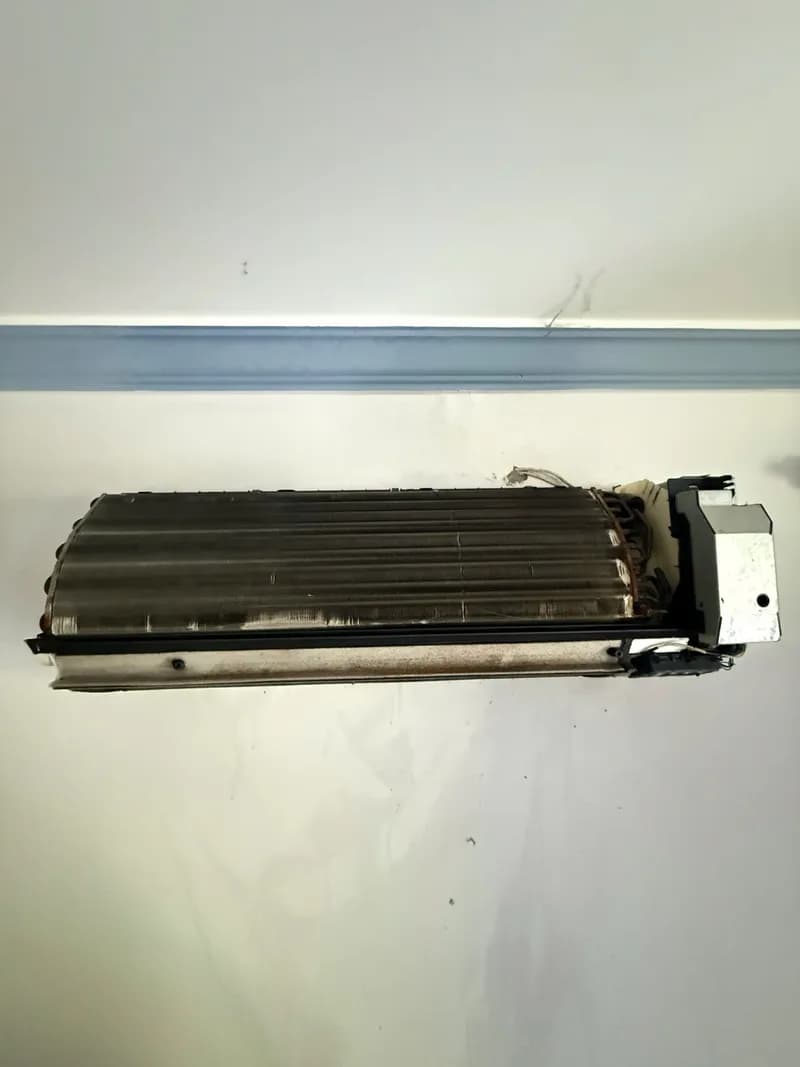 Trước khi sửa: Vệ sinh máy lạnh Toshiba Inverter tại Gò Vấp giá rẻ tại Gò Vấp