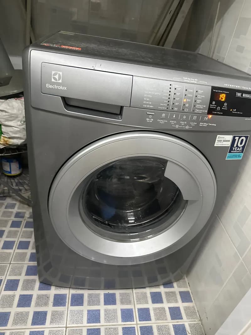 Trước sửa máy giặt cửa ngang Electrolux tại TPHCM — thợ TÚ ĐỖ