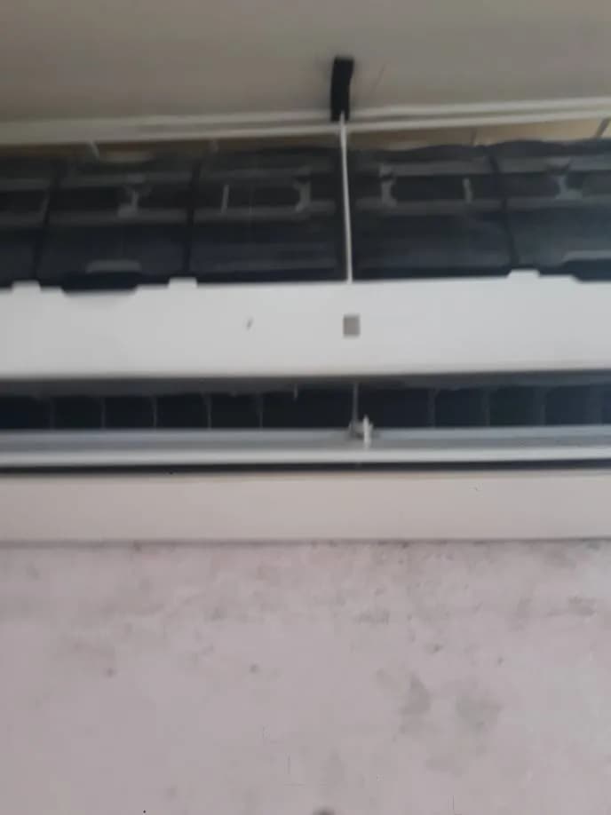 Trước sửa máy lạnh treo tường Daikin tại Bình Thạnh — thợ CHÍ TÂM