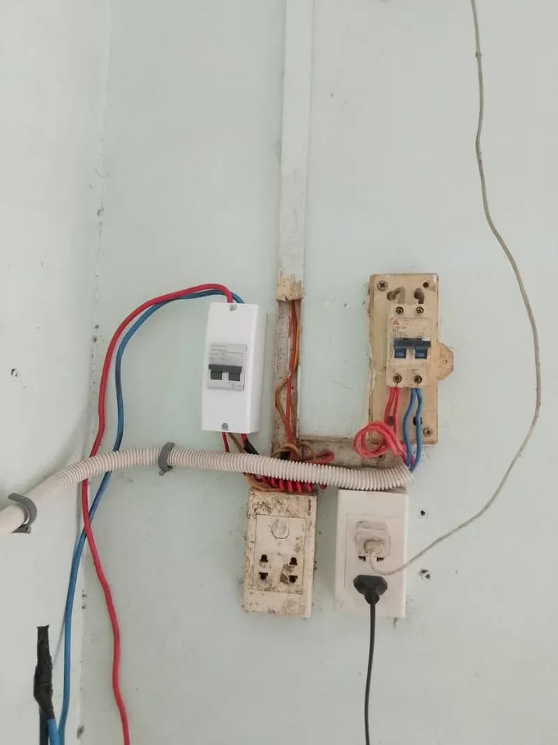 Kết quả Thay thế hệ thống điện, lắp CB Schneider an toàn tại TPHCM tại TPHCM — thợ Trương Công Việt Trân