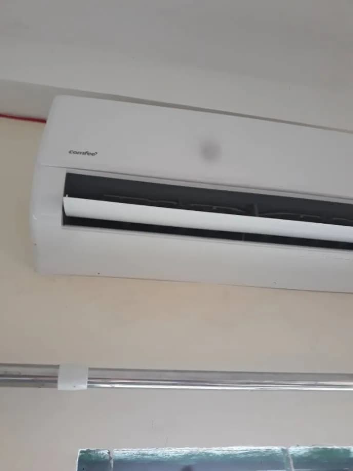 Vệ sinh máy lạnh Comfee treo tường giá rẻ tại TPHCM tại TPHCM