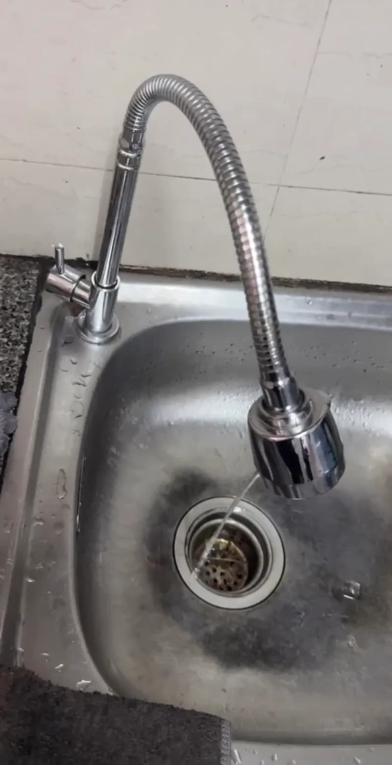 Trước khi sửa: Thay vòi nước bồn rửa chén inox tại TPHCM giá 450k tại TPHCM