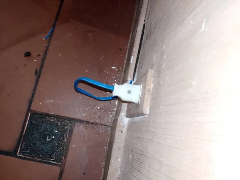 Sau khi hoàn thành sửa phích cắm điện tại TPHCM — thợ ĐỖ NHIỀU