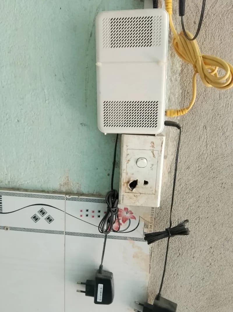 Trước sửa ổ cắm điện tại TPHCM — thợ TRÂN TRƯƠNG