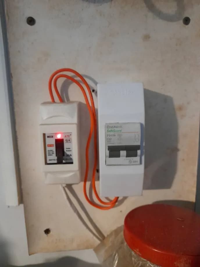Thay thế Aptomat tổng Vanlock tại TPHCM đảm bảo an toàn điện tại TPHCM