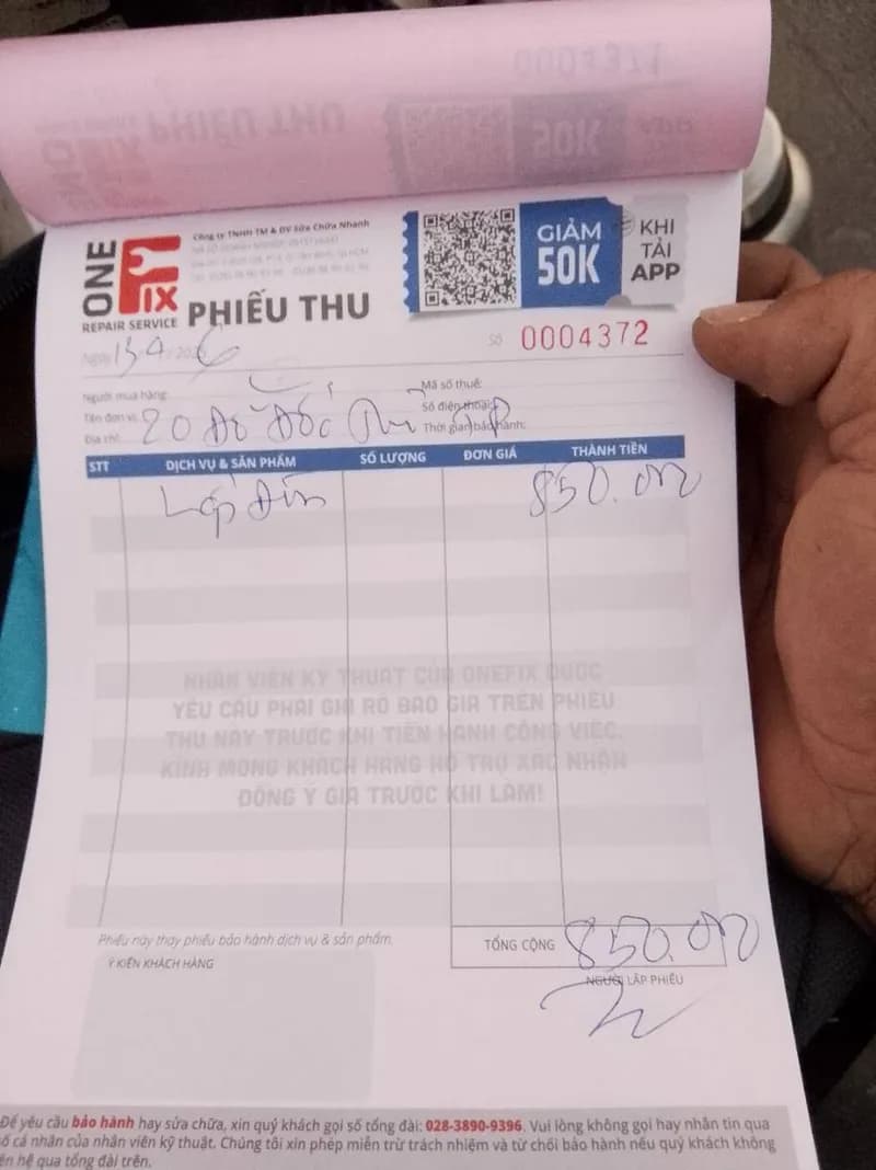 Sau khi hoàn thành sửa máy lạnh treo tường OneFix tại TPHCM — thợ TRÂN TRƯƠNG
