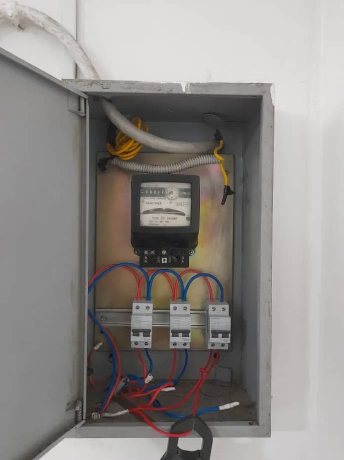 Sau khi hoàn thành sửa tủ điện và công tơ điện GELEX EMIC tại Phường 9 (Phú Nhuận), Phú Nhuận — thợ Hồ Như Vũ