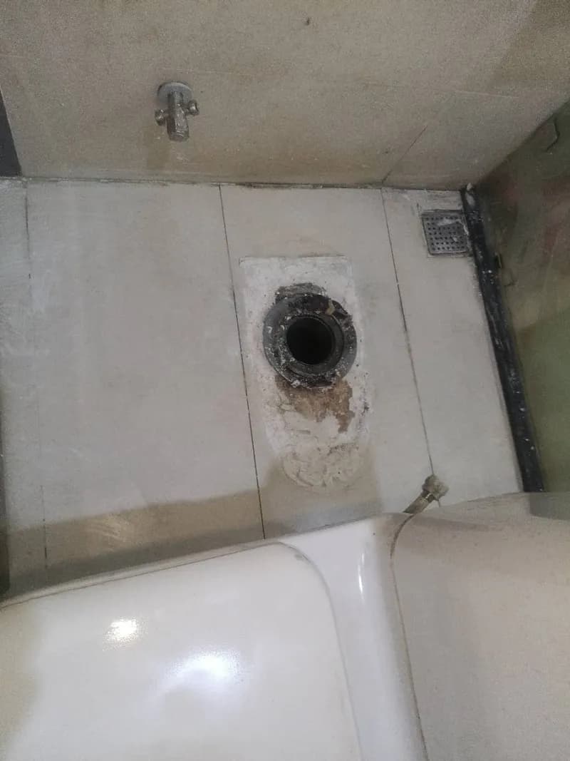 Trước sửa bồn cầu tại TPHCM — thợ TÙNG TRẦN