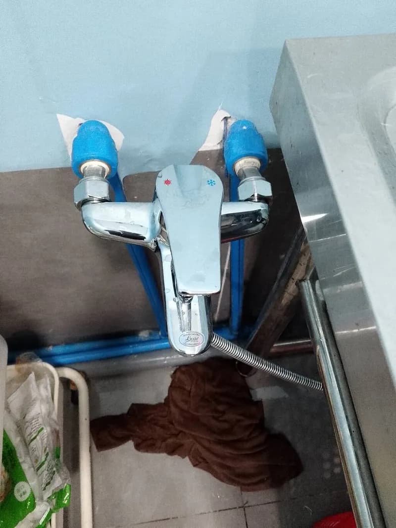 Kết quả Thay vòi nước nóng lạnh tại nhà khu vực Quận 7 tại Quận 7 — thợ Bùi Văn Bảo