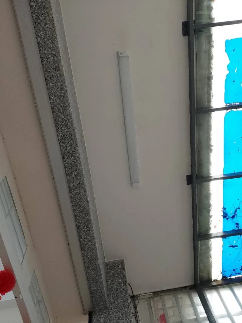Sau khi hoàn thành sửa máng đèn huỳnh quang EMC tại TPHCM — thợ ĐỖ NHIỀU