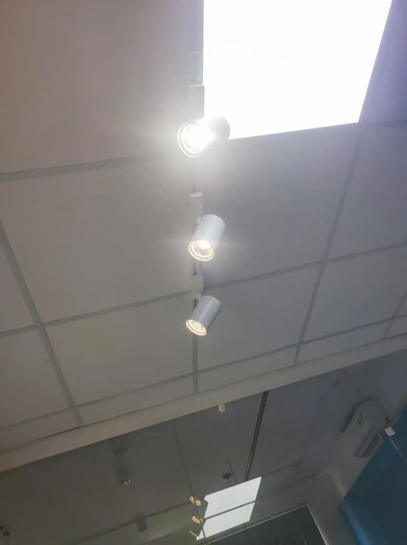 Thay thế hệ thống đèn rọi ray LED âm trần tại TPHCM tại TPHCM