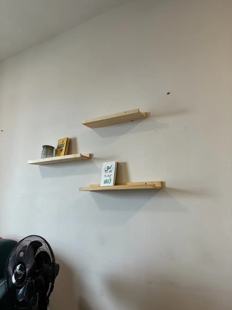 Lắp đặt kệ gỗ treo tường chuyên nghiệp tại TPHCM tại TPHCM