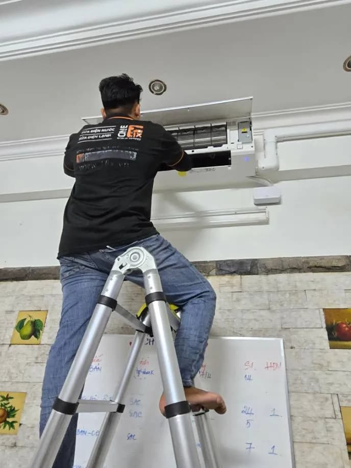Sau khi hoàn thành sửa máy lạnh treo tường tại Phú Nhuận — thợ Lê Hữu Lộc (5 sao)