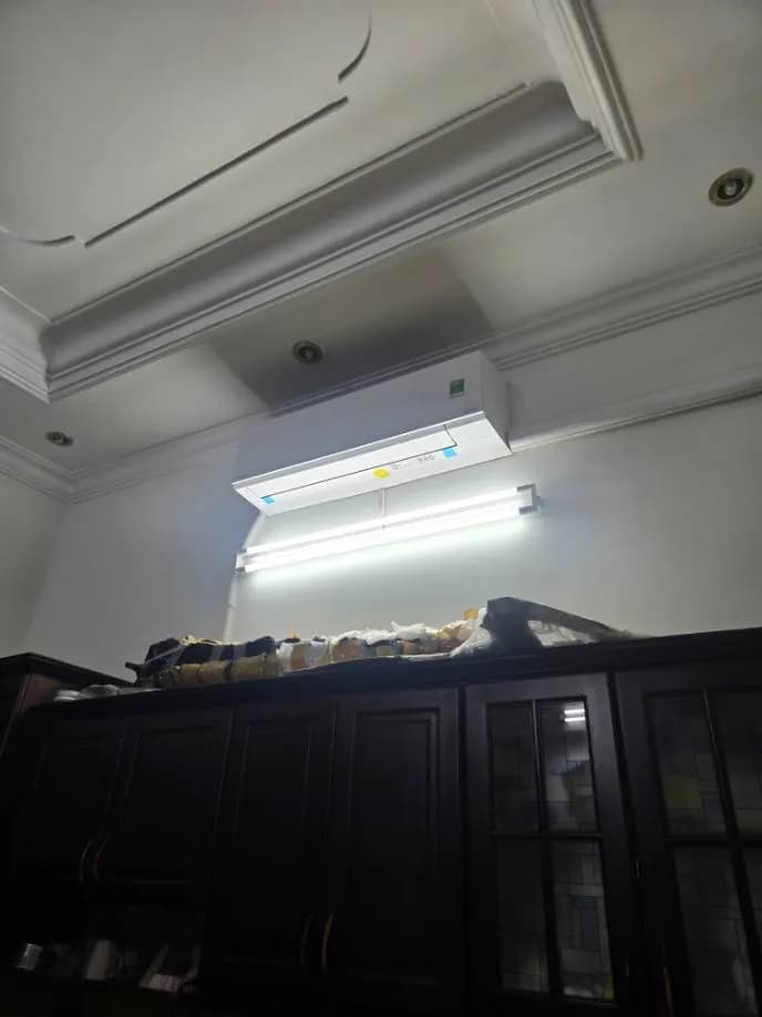 Trước sửa máy lạnh treo tường tại Phú Nhuận — thợ Lê Hữu Lộc