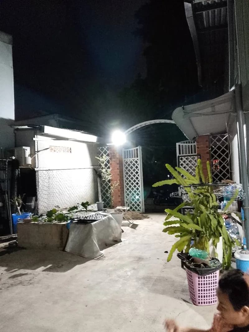 Sau khi hoàn thành sửa: Thay thế dây điện và CB chiếu sáng ngoài trời tại Nhà Bè tại Nhà Bè — thợ Trần Lào (5 sao)