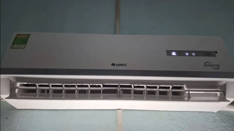 Trước sửa máy lạnh treo tường GREE tại TPHCM — thợ Lê Hữu Lộc