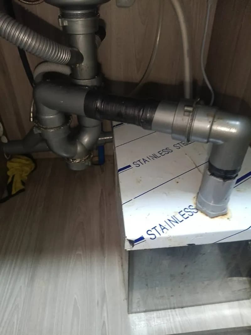 Trước sửa hệ thống thoát nước bồn rửa tại TPHCM — thợ Trần Lào