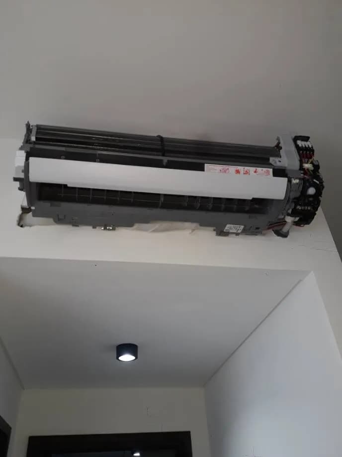 Trước sửa máy lạnh treo tường Daikin tại Nhà Bè — thợ Vũ Đăng