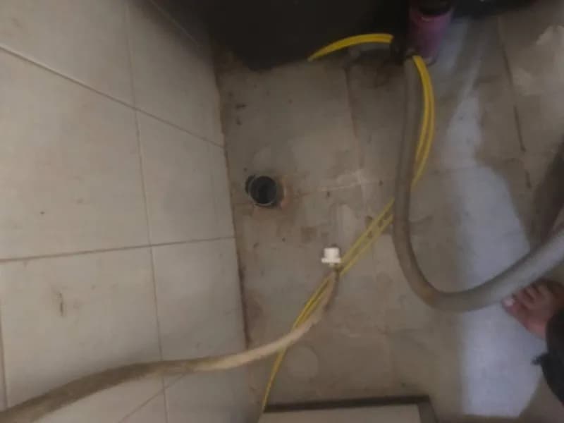 Trước sửa đường ống thoát nước tại Bình Thạnh — thợ Trần Lào