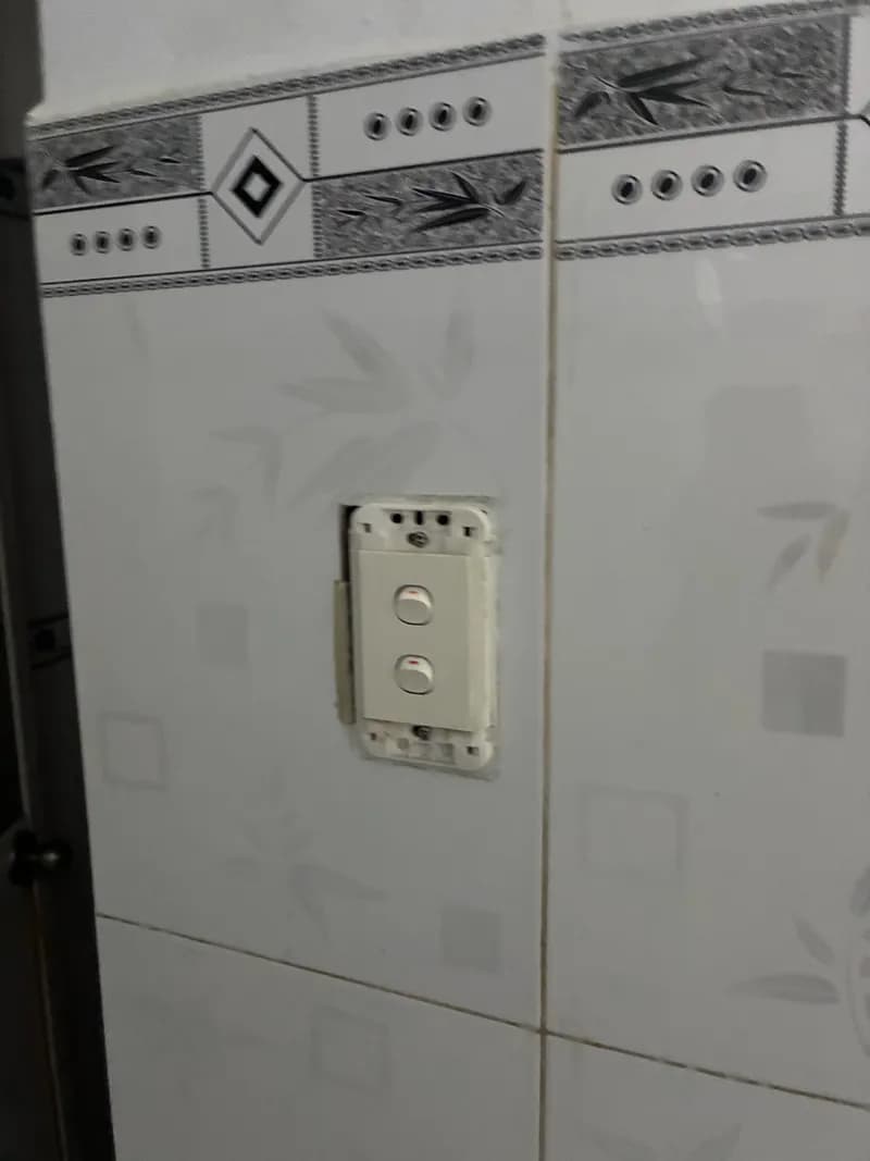 Trước sửa công tắc điện tại TPHCM — thợ Dương Oai