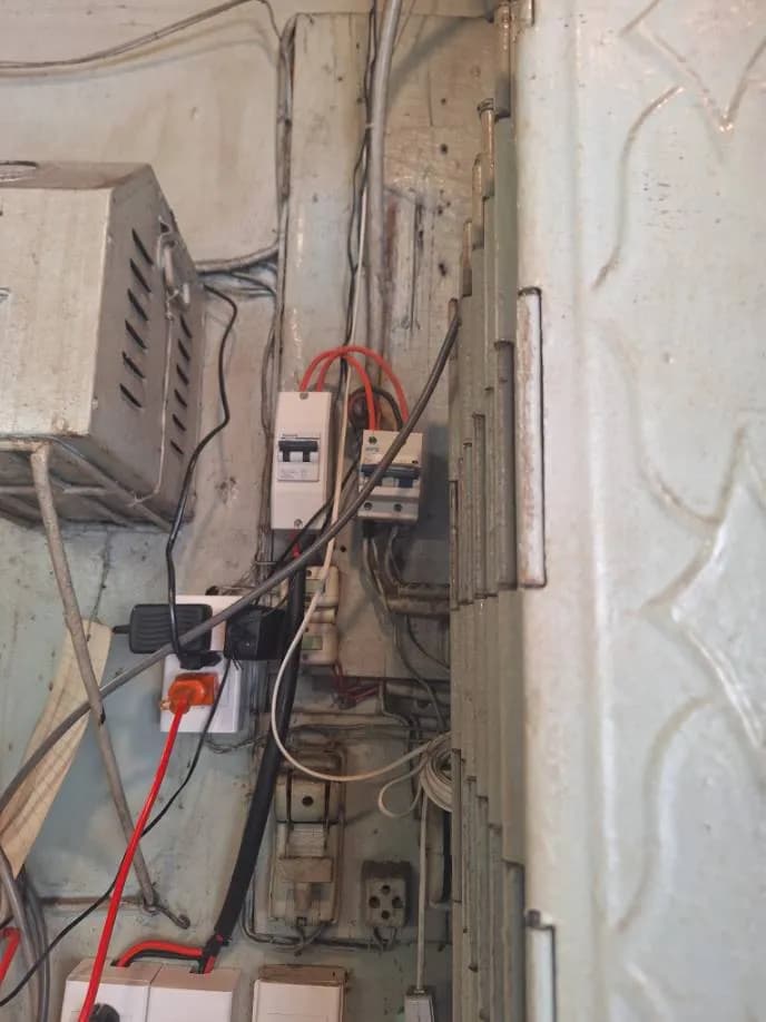 Sau khi hoàn thành sửa aptomat tại Quận 11 — thợ Trần Quốc Đông