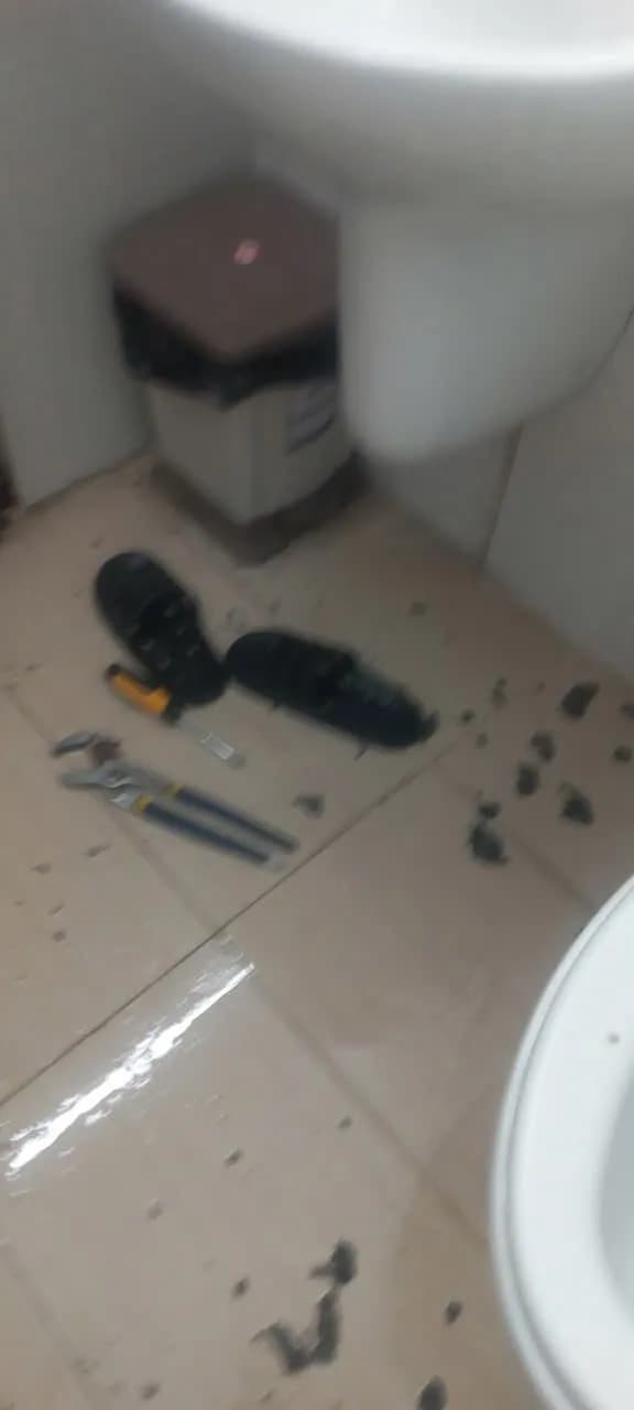 Thay gioăng cao su bồn cầu bị rò rỉ nước tại TPHCM tại TPHCM