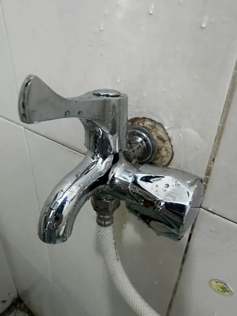 Thay vòi nước gãy ren âm tường tại quận Tân Bình tại Tân Bình