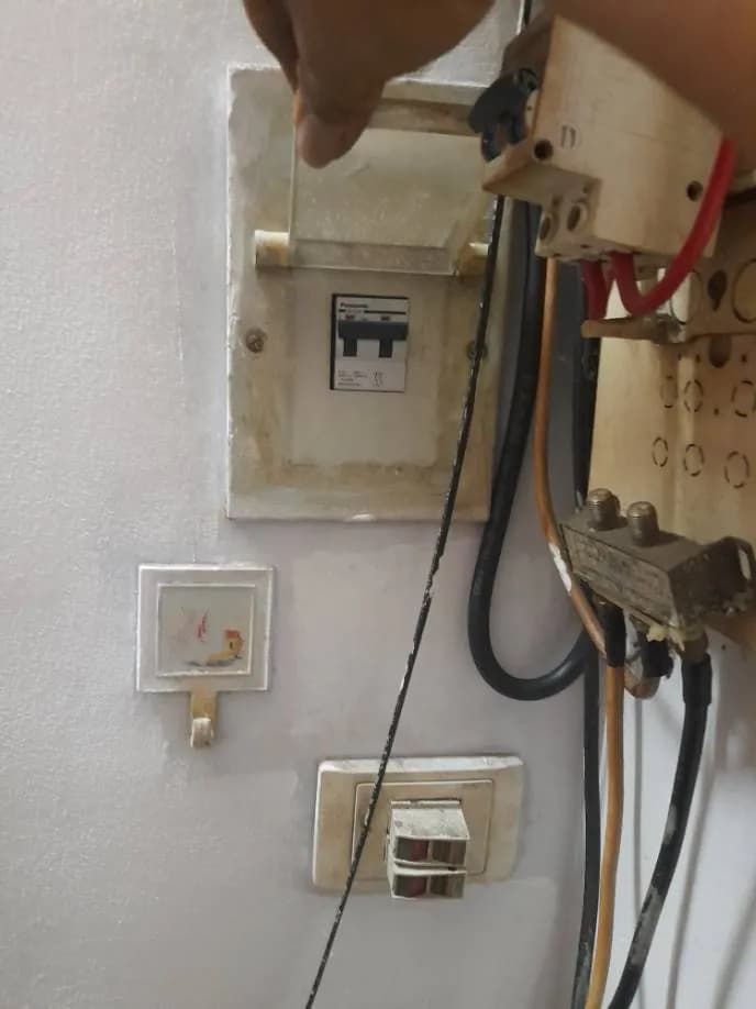 Thay thế CB tủ điện âm tường tại quận Gò Vấp tại Gò Vấp