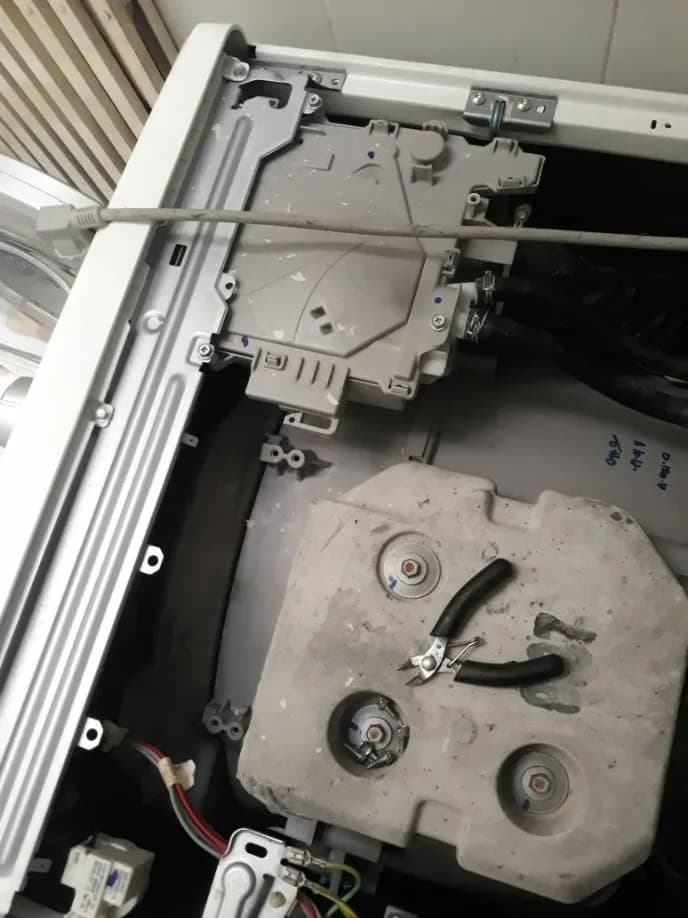 Trước sửa máy giặt Electrolux tại TPHCM — thợ Phạm Ngọc Lợi