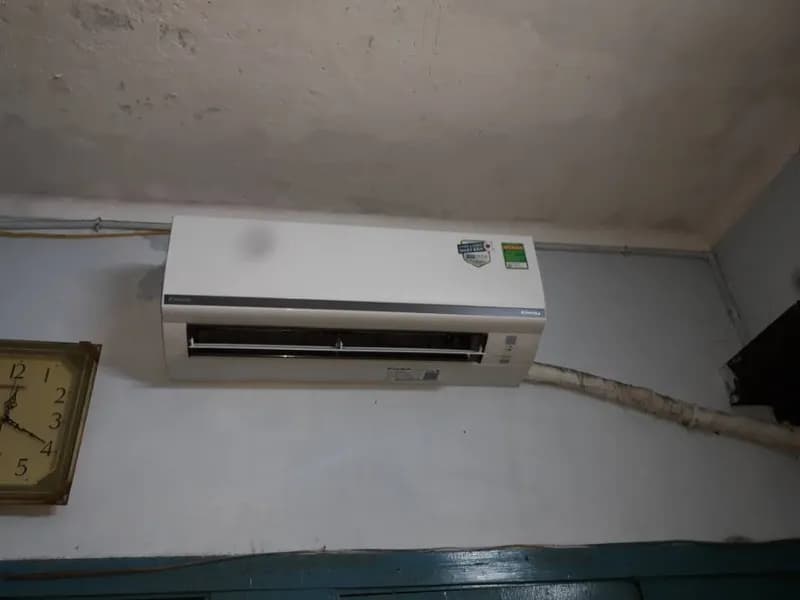 Trước sửa máy lạnh treo tường Daikin tại Quận 3 — thợ Lê Hữu Lộc