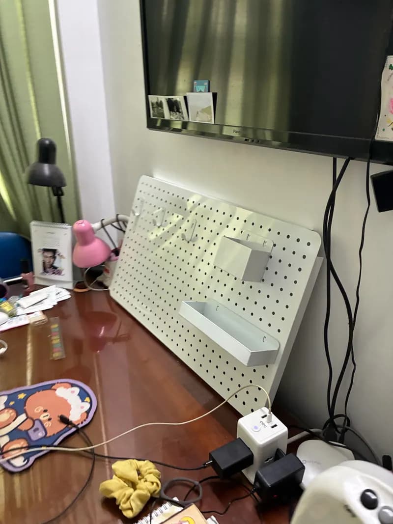 Trước sửa: Dịch vụ khoan lắp tranh treo tường chuyên nghiệp tại TPHCM tại Quận 3 — thợ Dương Oai