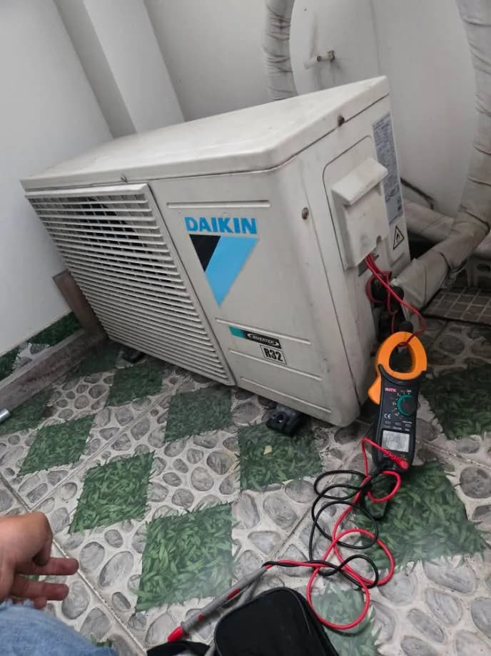 Sửa bo mạch và nạp gas máy lạnh Daikin tại TPHCM tại TPHCM