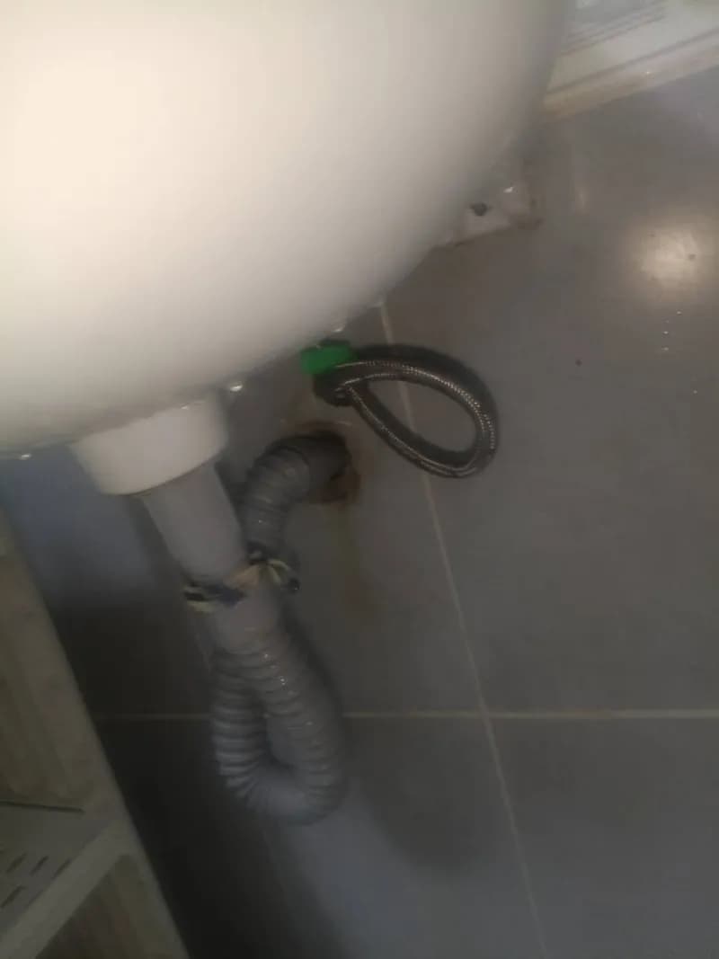 Thay bộ xả lavabo bị rò rỉ nước tại TPHCM giá rẻ tại TPHCM