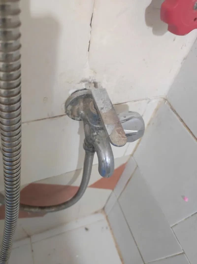 Trước sửa vòi nước tại TPHCM — thợ Đặng Văn Thịnh