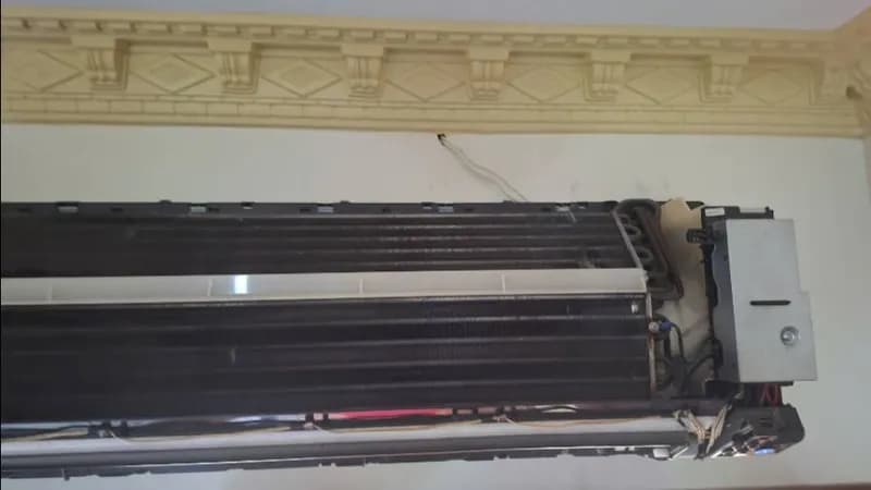 Vệ sinh và bơm gas 6 máy lạnh tại TPHCM giá tốt tại TPHCM