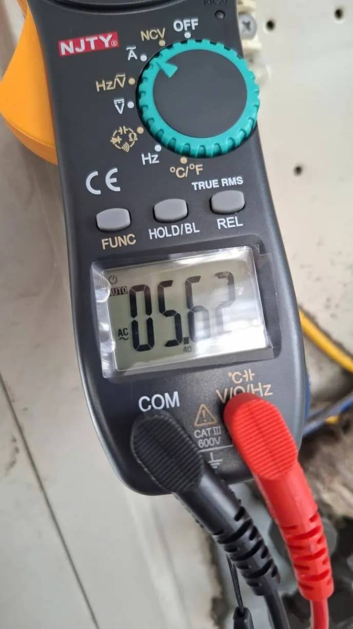 Vệ sinh và bảo trì máy lạnh chuyên sâu tại quận Phú Nhuận tại Phú Nhuận