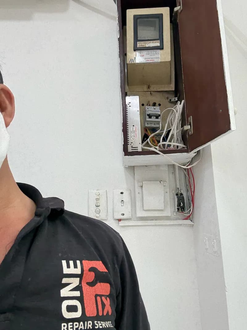 Thay thế CB và đấu nối lại hệ thống điện tại TPHCM tại TPHCM