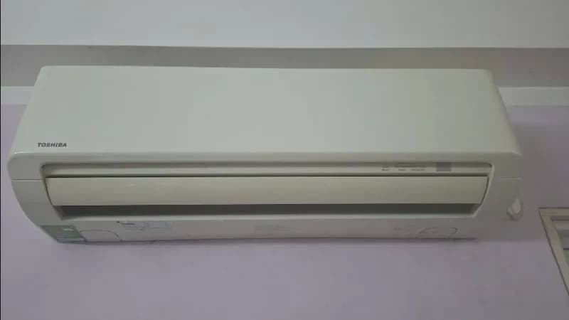 Sau khi hoàn thành sửa máy lạnh treo tường Toshiba tại TPHCM — thợ Lê Hữu Lộc