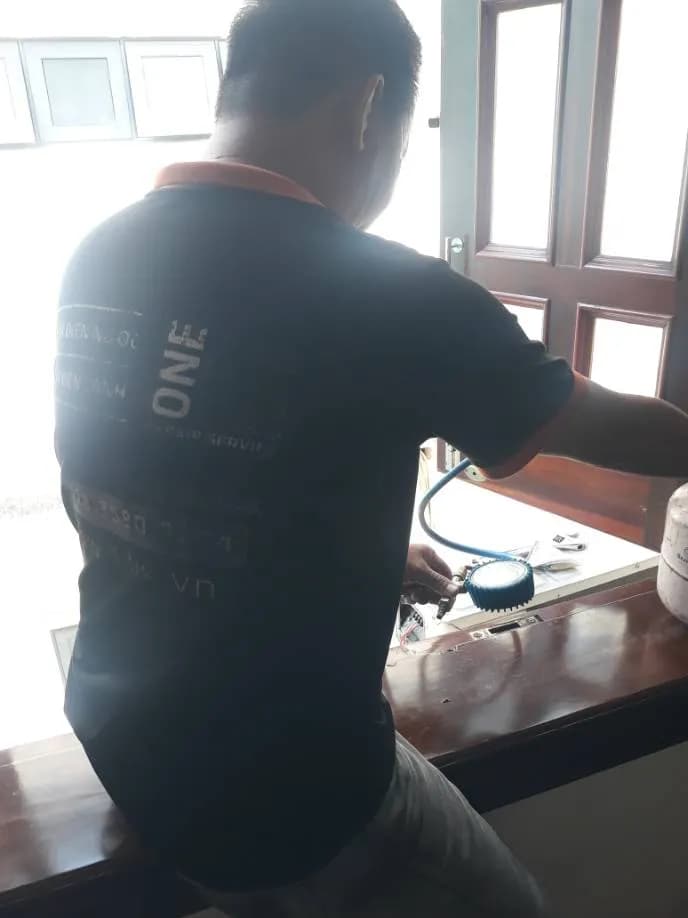 Nạp gas R410A và hàn xì tán máy lạnh tại TPHCM tại TPHCM